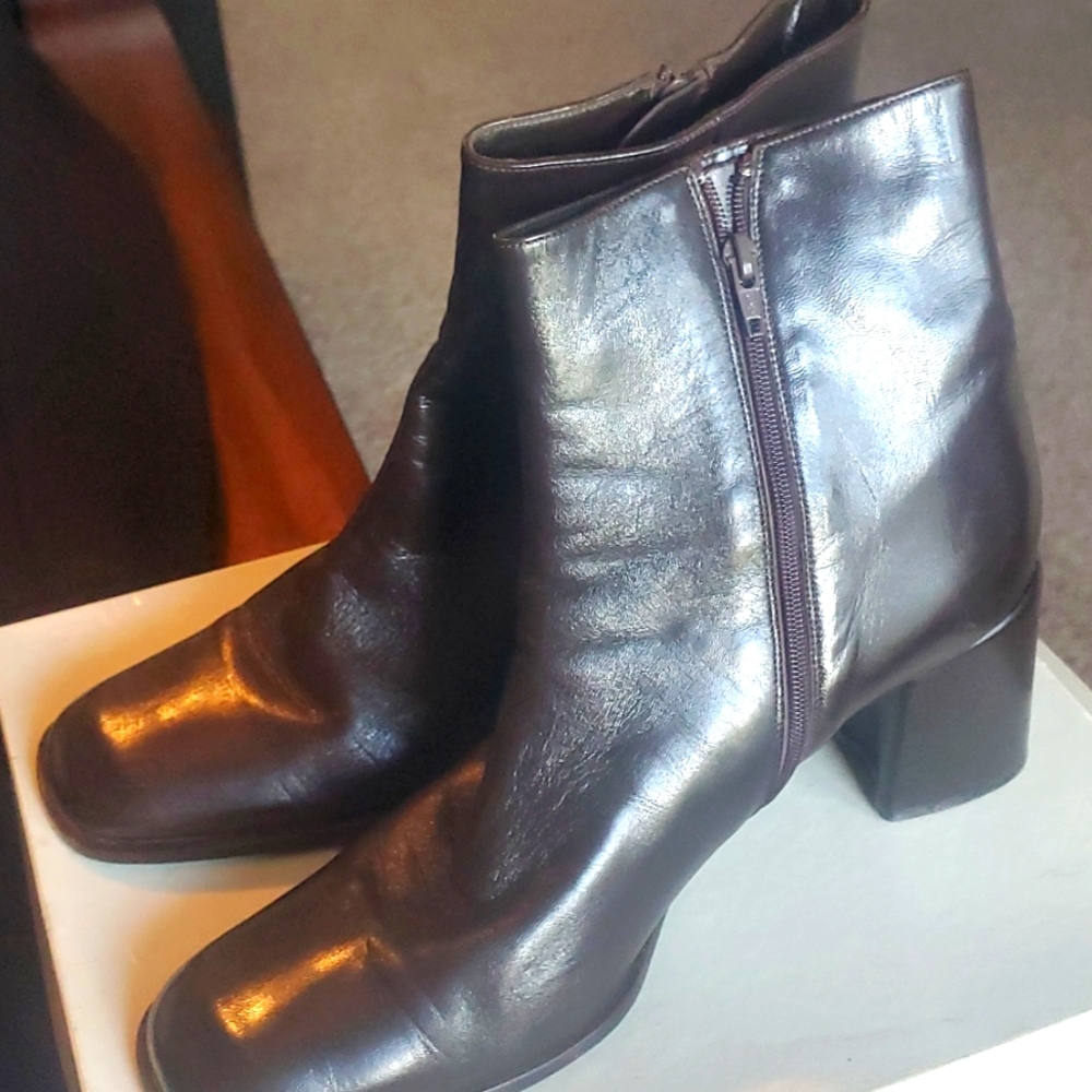 Shoe